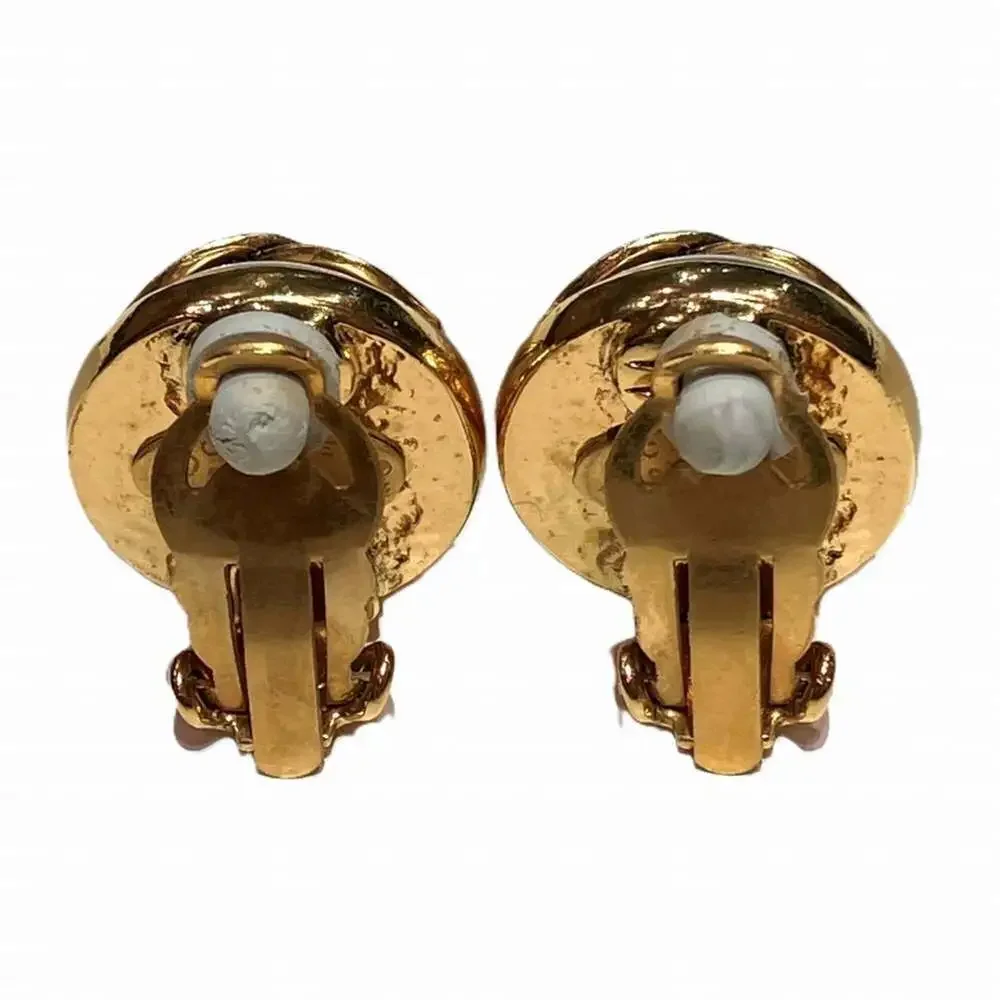 CHANEL Gold Pearl Earrings